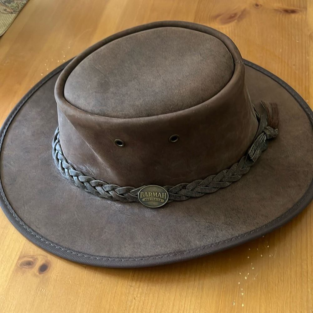 Barmah genuine leather hat size medium